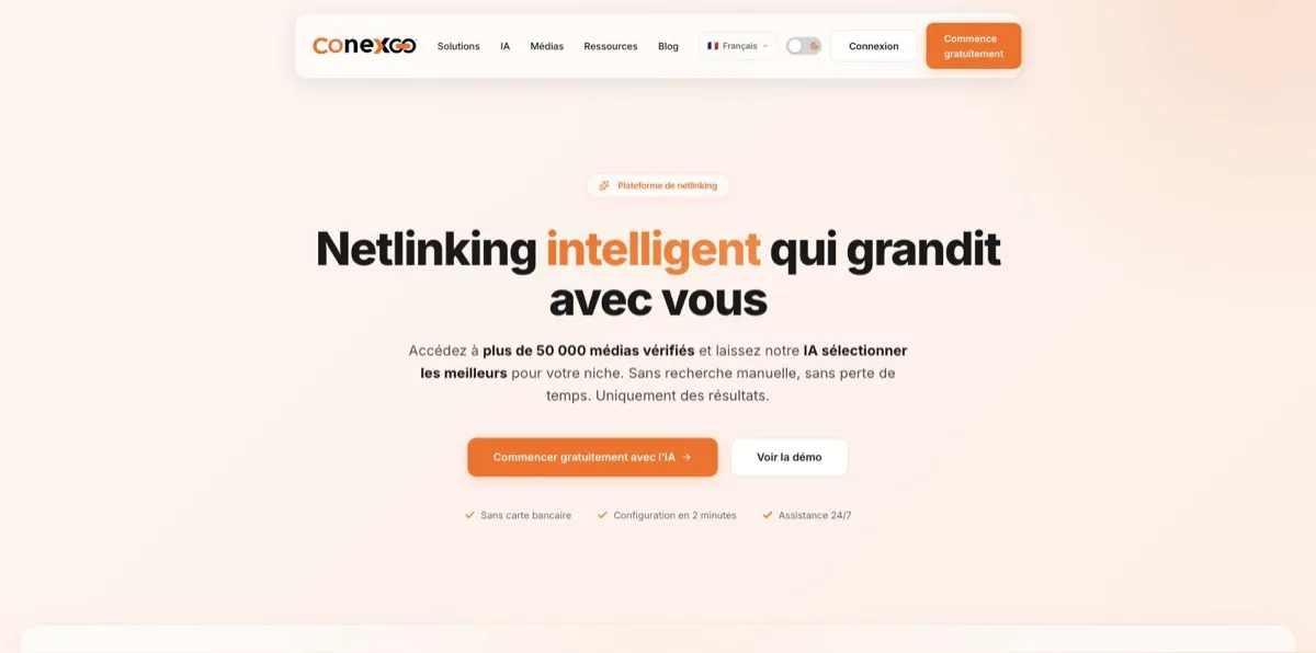 Page d'accueil de Conexoo, plateforme de netlinking pilotée par IA, avec la navigation Solutions, IA, Médias, Ressources et Blog